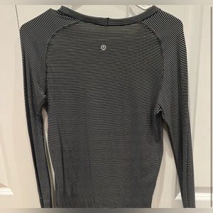 lululemon Swiftly tech long sleeve size 8